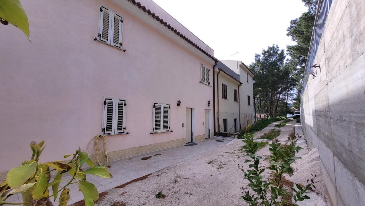 فيلا Residenza La Pineta أروسييْ المظهر الخارجي الصورة