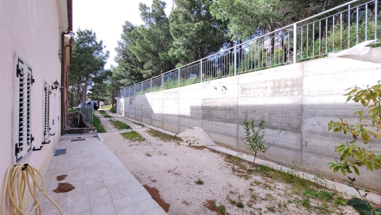 فيلا Residenza La Pineta أروسييْ المظهر الخارجي الصورة