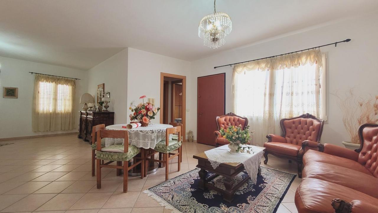 فيلا Residenza La Pineta أروسييْ المظهر الخارجي الصورة