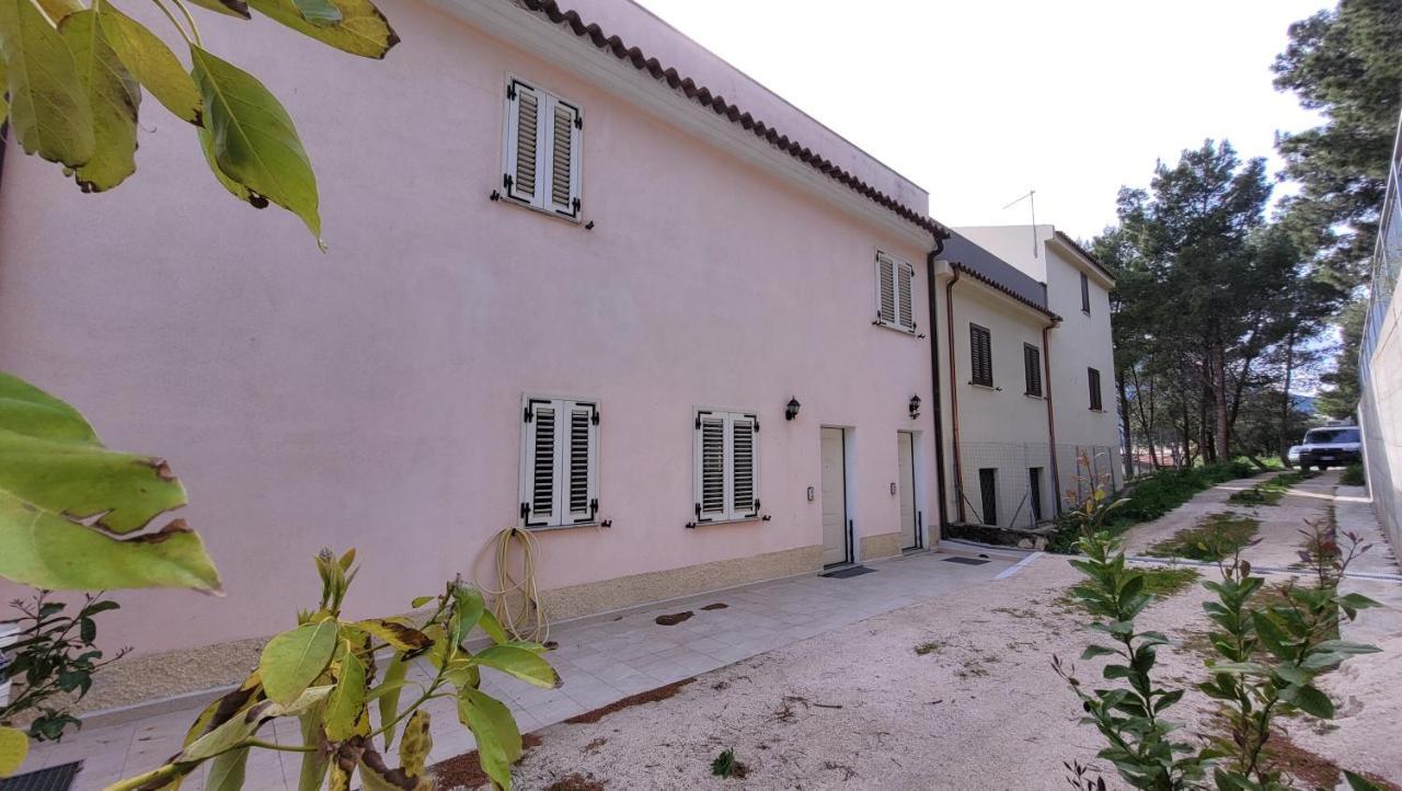 فيلا Residenza La Pineta أروسييْ المظهر الخارجي الصورة